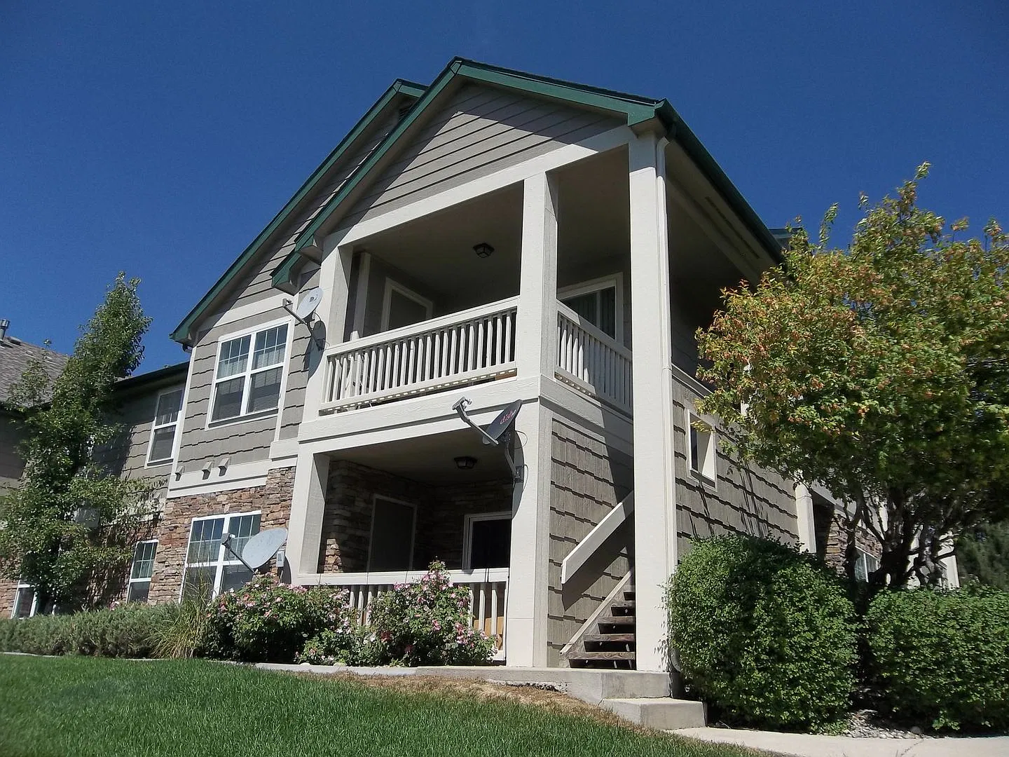 5225 White Willow Dr — Photo 1