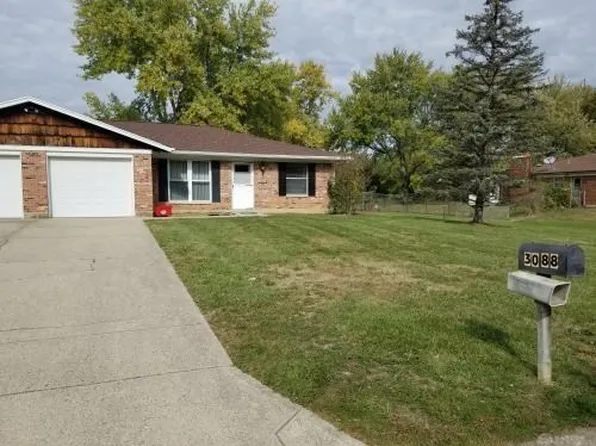 3088 Village Green Dr, Dayton, OH 45432