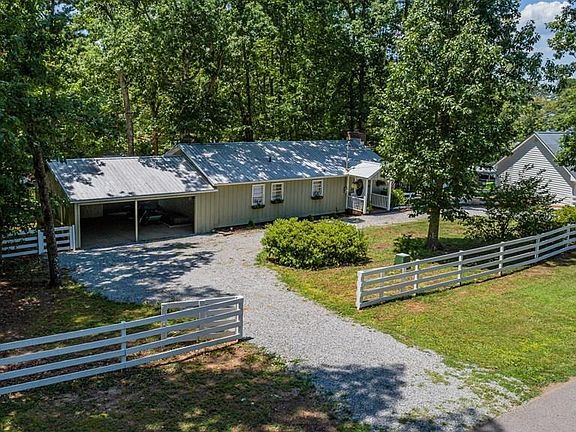 3rd image of 129 Hillside Dr