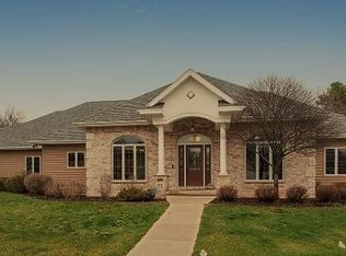 2111 Stoney Brook Dr, Manitowoc, WI 54220