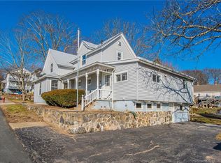 98 Oakridge St, Norwich, CT 06360