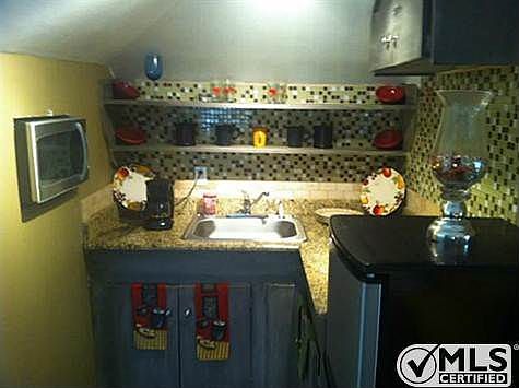 5th image of 306 E Cherry St