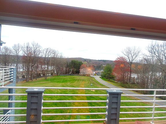 2nd image of 114 Waterside Dr #B3