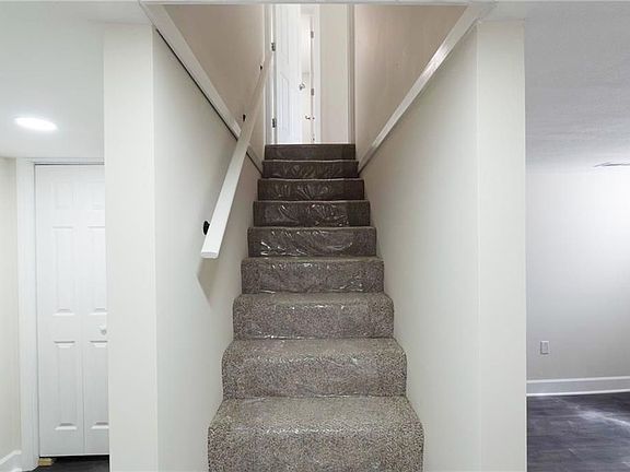 5th image of 66 School St