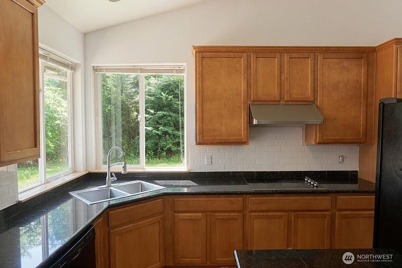 5th image of 259 Finn Hill Road