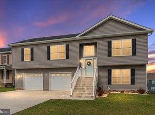 330 Pochards Ct, Martinsburg, WV 25403