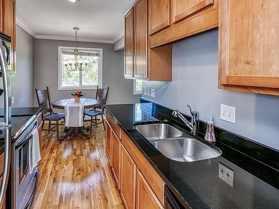 3rd image of 2706 Humboldt Ave S APT 303