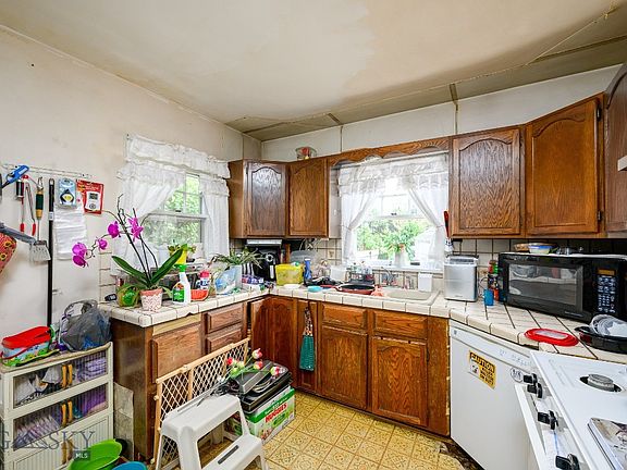 5th image of 338 Wyoming Ave