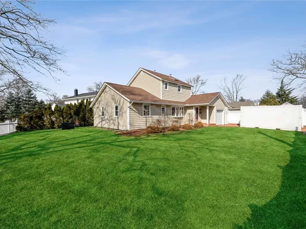 44 Dolores Drive, Valley Stream, NY 11581