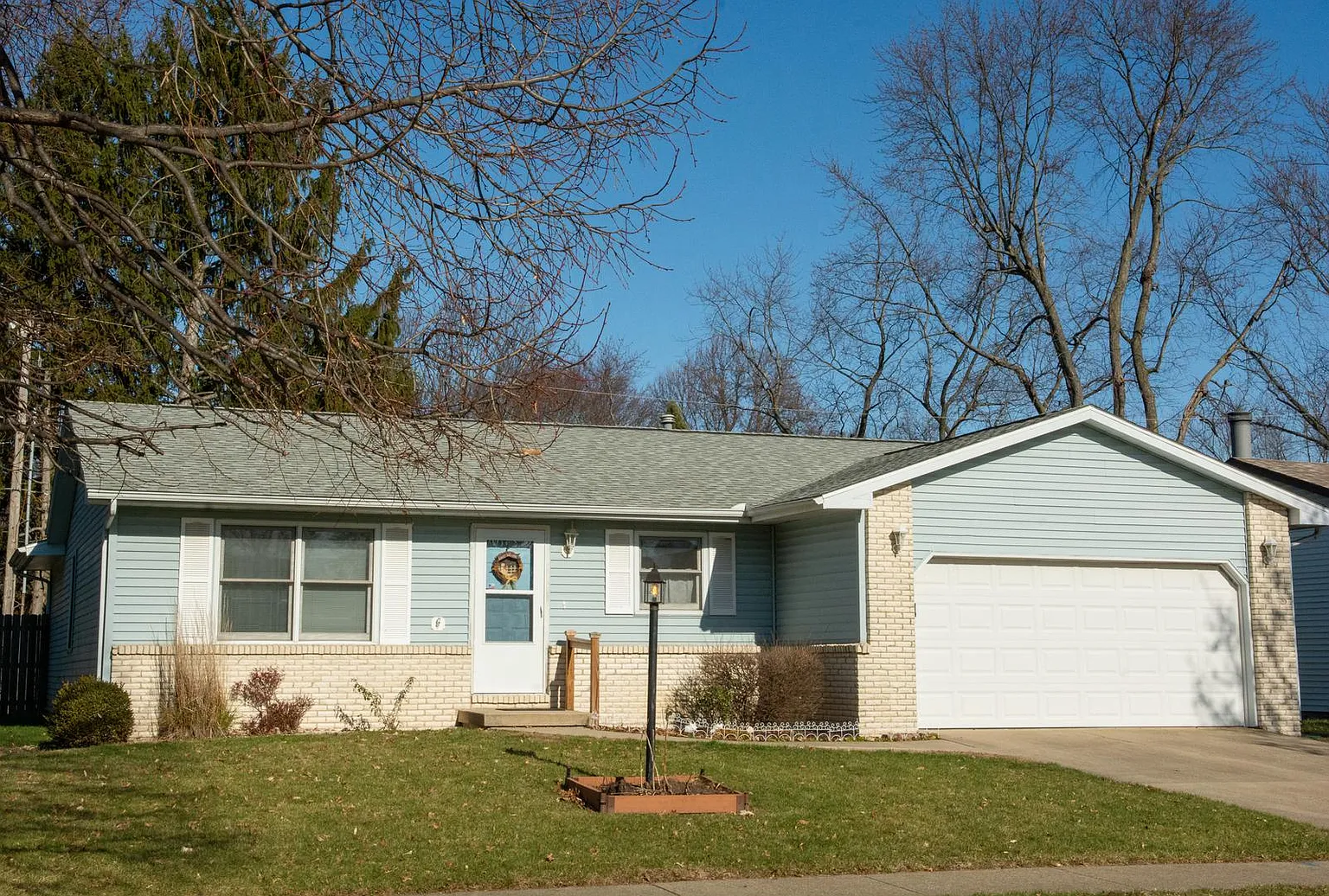 2510 Worcester Dr photo 1