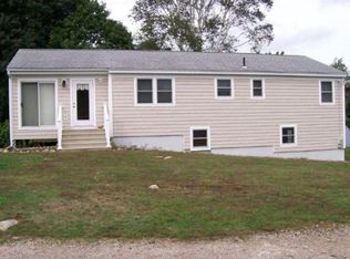 14 E Burdick St, Charlestown, RI 02813