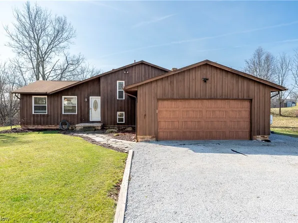 2400 Dreamwood Ave SW, Canton, OH 44706