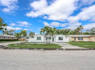 759 N Northlake Dr, Hollywood, FL 33019