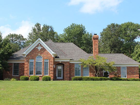 2nd image of 40 Fernwood Dr