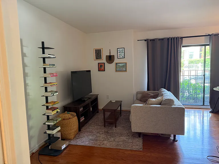 2012 Wyoming Ave NW #103 — Photo 4