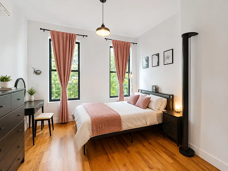 1819 Grove St #3R — Photo 6