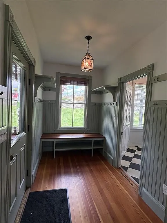 6 bed, 6.0 bath, 4927 sqft, $6,000 — Photo 4