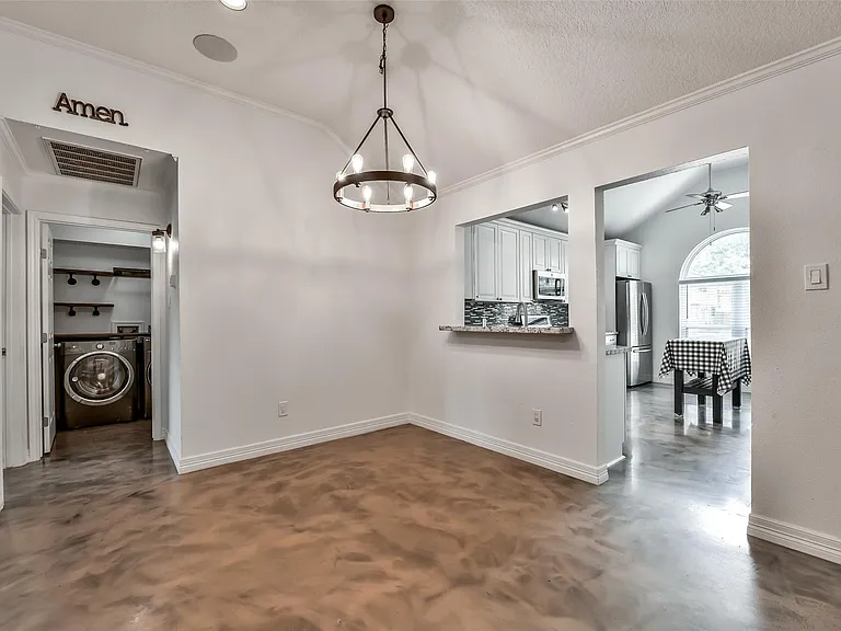 515 Valley Dr — Photo 12