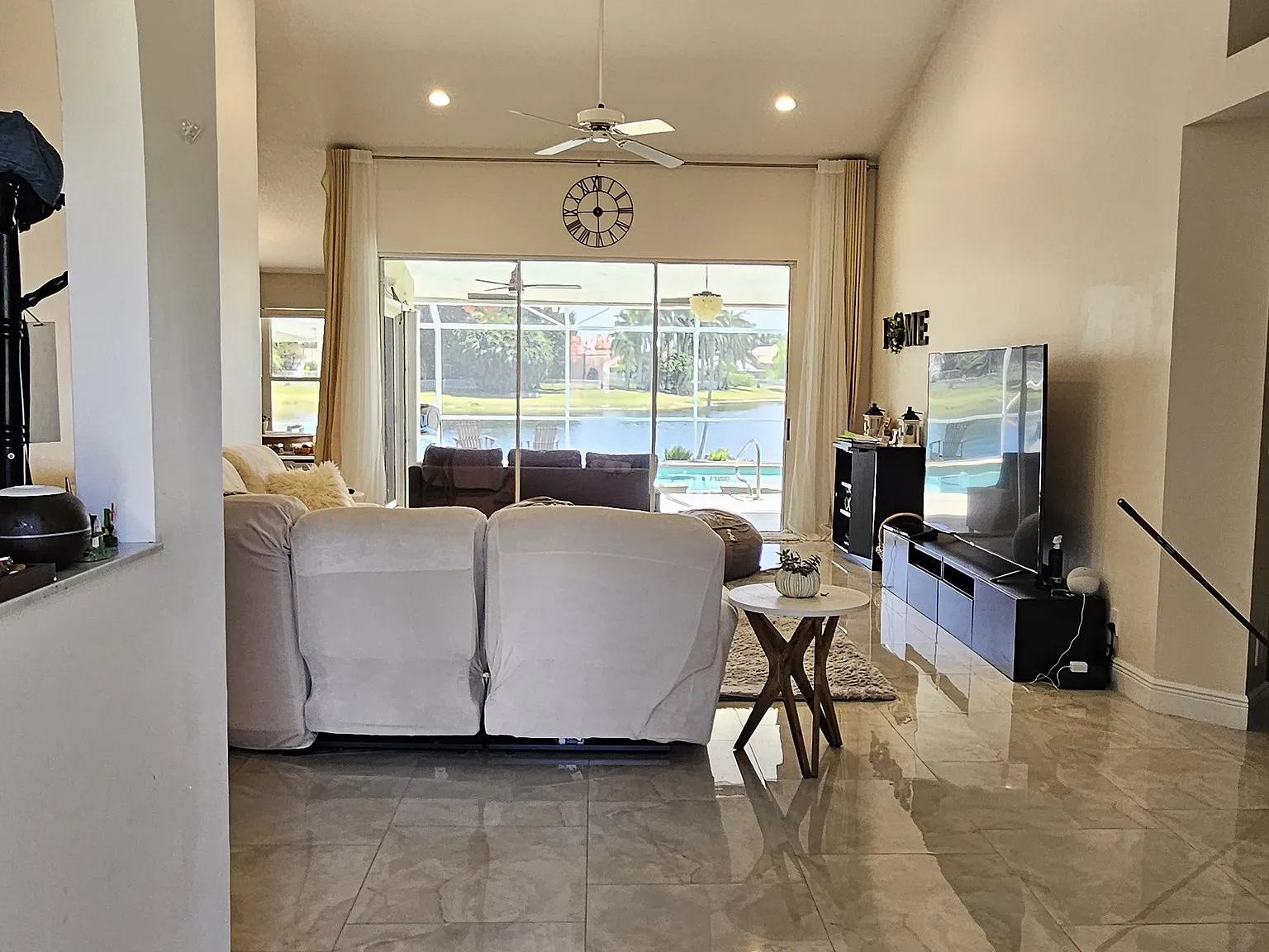 4 bed, 2865 sqft, $5,500 — Photo 4