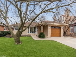 908 N Delphia Ave, Park Ridge, IL 60068