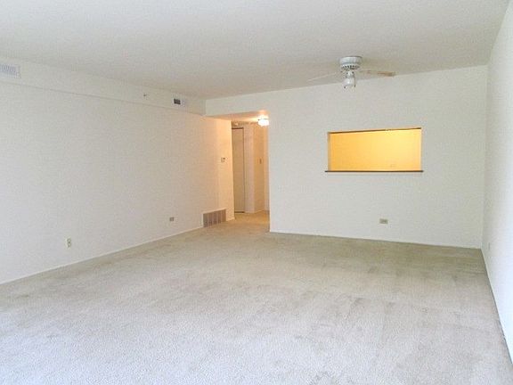 3rd image of 1270 N Sterling Ave APT 209