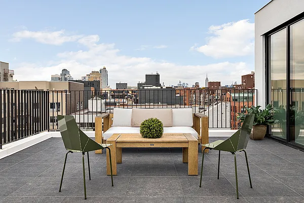 Sold by Compass | media 18