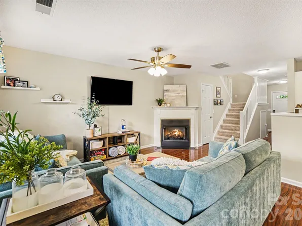 9725 Mattforest Cir, Charlotte, NC 28277