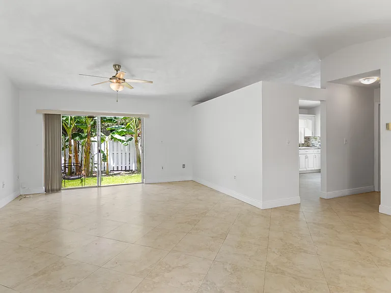 13945 Langley Pl — Photo 43