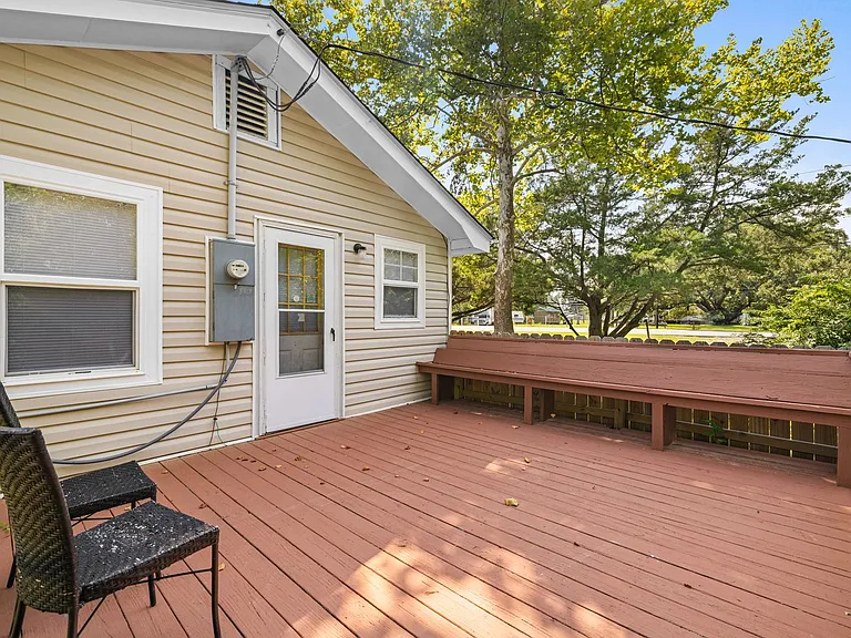 682 E Ocean Rd — Photo 22