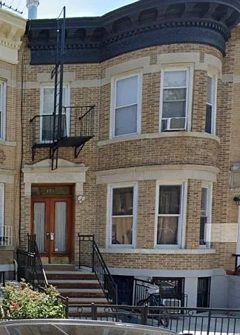 199 Bay 20th St #1