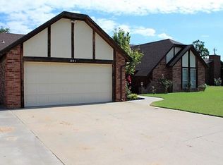 1221 S Sherman Ave, Liberal, KS 67901