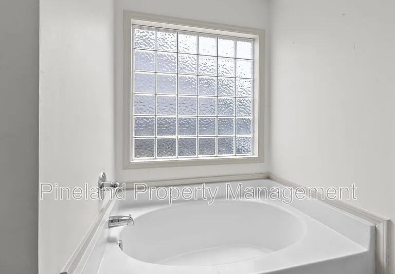 133 Haywood Dr — Photo 19