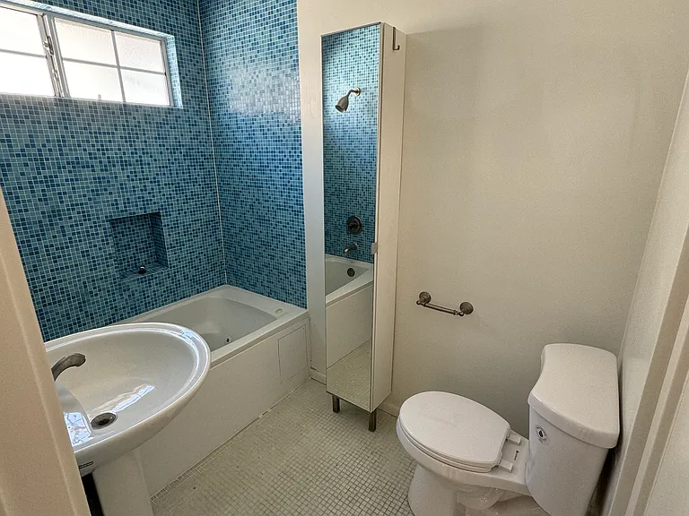 7021 Flight Ave — Photo 11