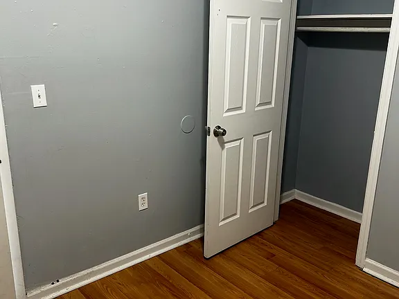 4 Bedrooms at 32 Essex St #3, Paterson NJ — photo 3
