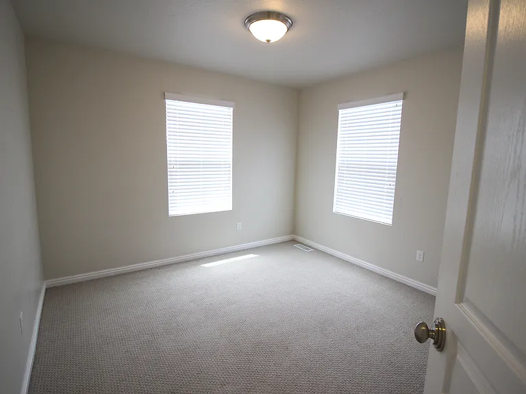 157 S 2775 W — Photo 31