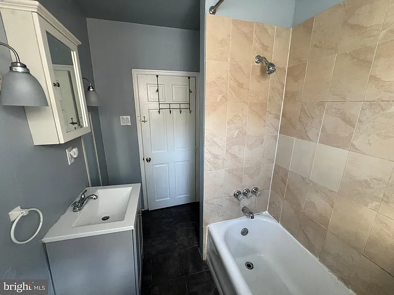 1705 Harrison St #2 — Photo 3