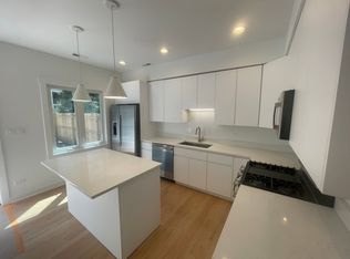 1336-38 W Barry Ave #1338, Chicago, IL 60657
