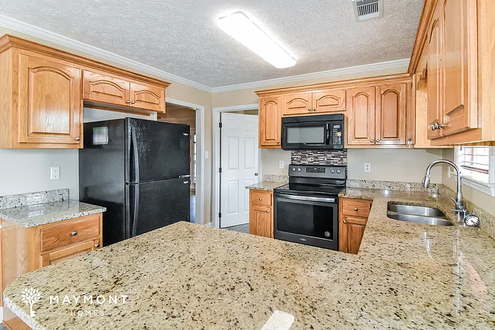 518 Breckinridge Ln — Photo 5