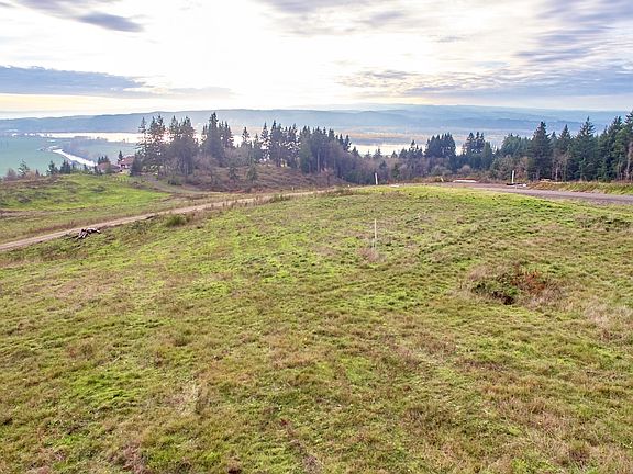5th image of 423 Island View Drive #D