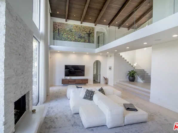 2299 Gloaming Way, Beverly Hills, CA 90210