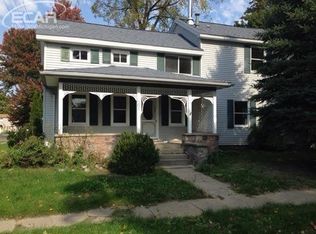 401 E Elizabeth St, Fenton, MI 48430