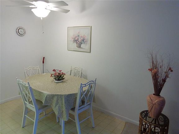 3rd image of 234 Markham K #234