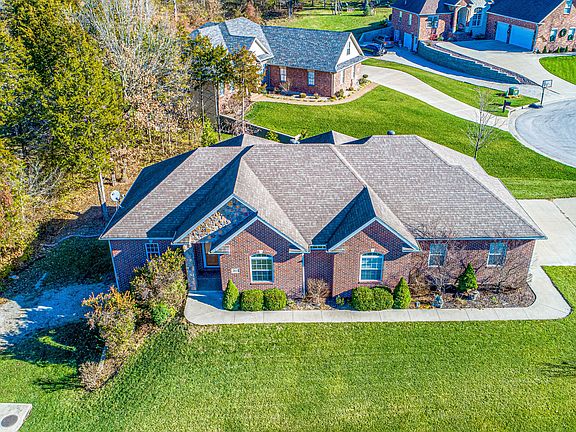 3rd image of 2615 Lakeland Dr