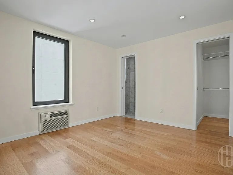 523 3rd Ave #4 — Photo 4