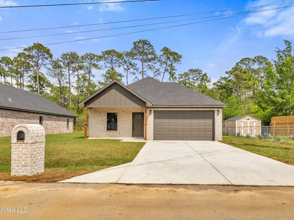 1812 Porpoise Dr, Gautier, MS 39553