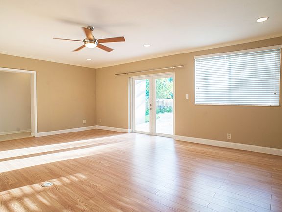 3rd image of 541 Mokena Dr