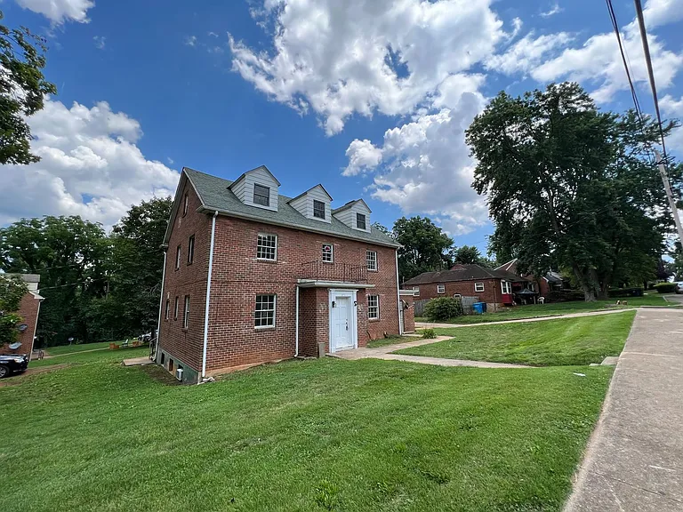 3751 Sunrise Ave NW — Photo 1