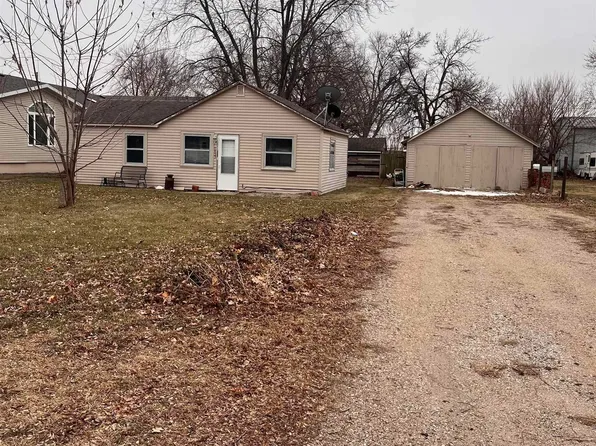 1435 E Cuming St, Fremont, NE 68025