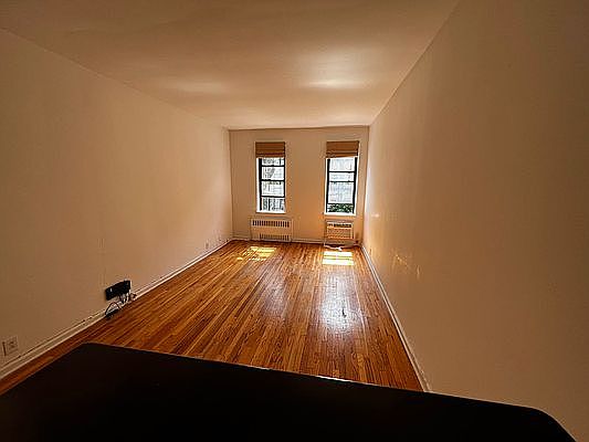 2nd image of 418 E 88th St #2P