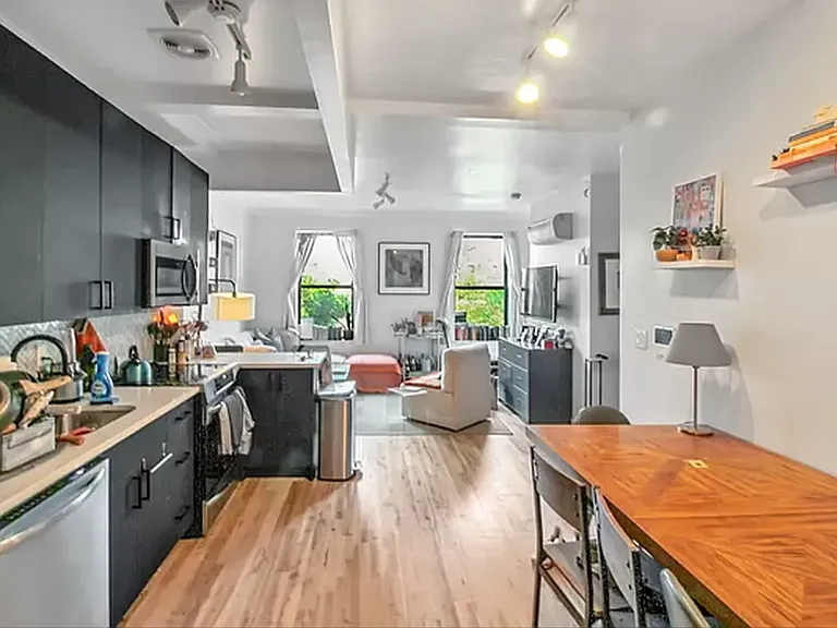 316 S 4th St #4 — Photo 3